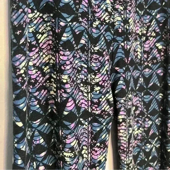 Lularoe Leggings Geometric Pattern, OS, EUC - Picture 2 of 4
